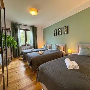 Immostay #8 - Haus Fuer 13 Personen Mit 7 - Grosser Garten & Grill, Free Parking, Wlan Apartment Bremen